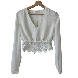Wyldr XS White Lace Hem Long Sleeve Crop Top With V-Neck & Button Cuffs